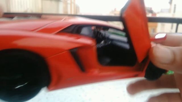 1:24 Welly Lamborghini Aventador Unboxing смотреть онлайн