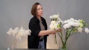 Классический букет с розами, хризантемой и эустомой // флористика для начинающих