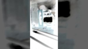 Подсматриваем через окно (жесть!)