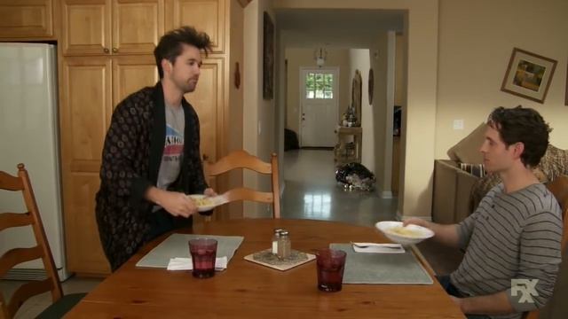 Dennis throwing away Mac's Mac & Cheese смотреть онлайн