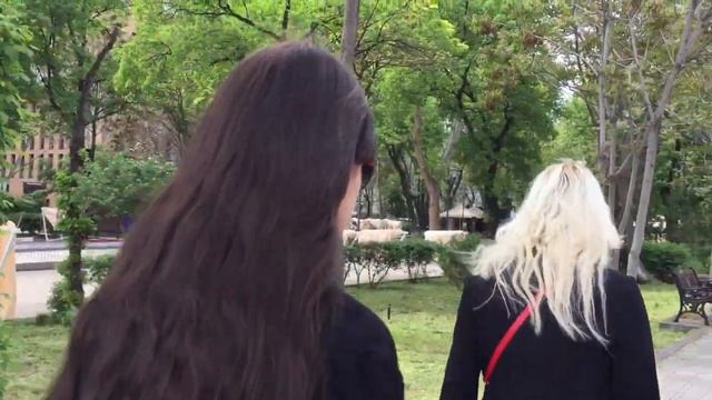 Жизнь в Армении. Гуляем по центру Еревана. Все открыто. Life in Armenia. Walking around Yerevan смотреть онлайн