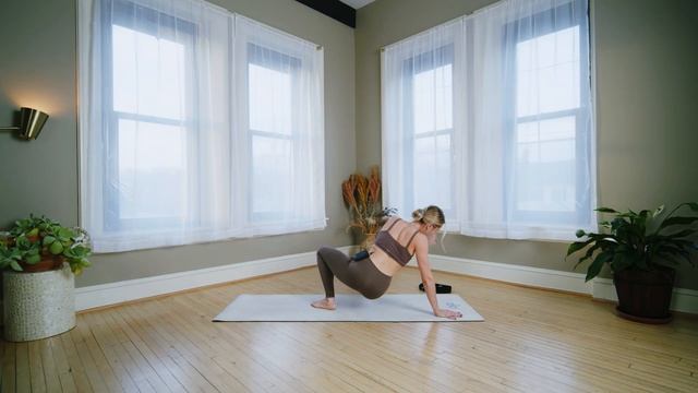 30 Minute Yang to Yin Flow // vinyasa + mobility work // смотреть онлайн