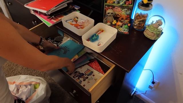 KIDS EXTREMELY DISGUSTING ROOM DEEP CLEAN! SPEED CLEANING MOTIVATION. DECLUTTER & ORGANIZE смотреть онлайн