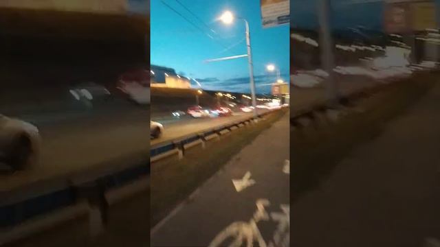 Вечерний спуск с горы. Участок улиц Сипайловская, маршала Жукова, город Уфа. 10.09.21. #17 смотреть онлайн