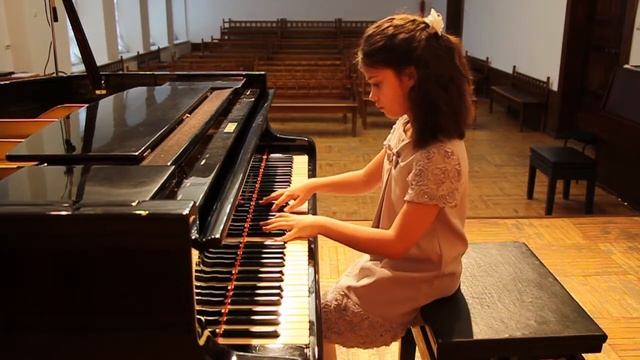 Софья Беседина, 10 лет | Ф. Шопен - Ноктюрн cis-moll смотреть онлайн