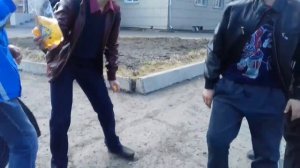 Сосущий мальчик