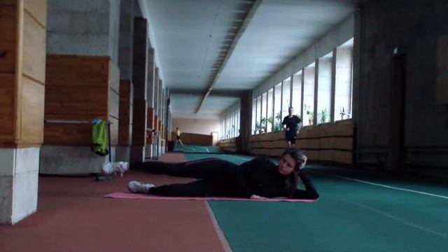 ОФП: Круговые махи ногой смотреть онлайн