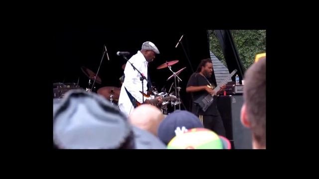 Kelvin Dixon-Lead singing for-Inner circle-Discipline Child смотреть онлайн