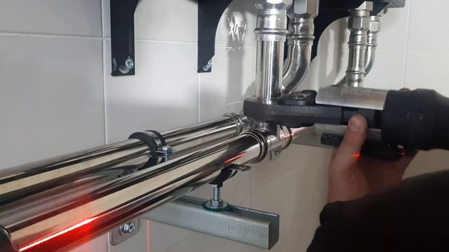 Опрессовка нержавеющей трубы отопления фирмы Valtec. смотреть онлайн
