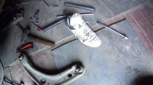 Как поменять шаровую опору без съемника и пресса? На примере Тойота витц.