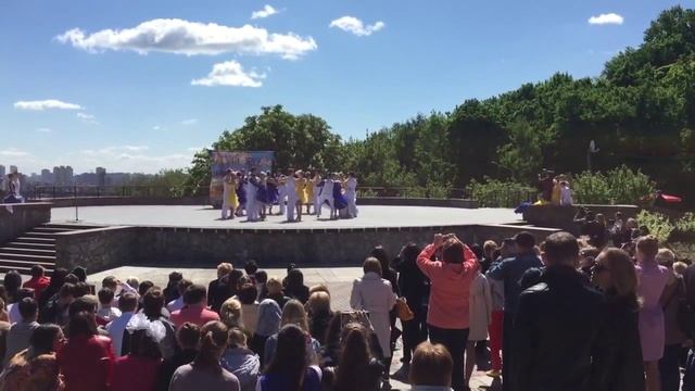 "Киевский вальс" 2015, гимназия 315 смотреть онлайн