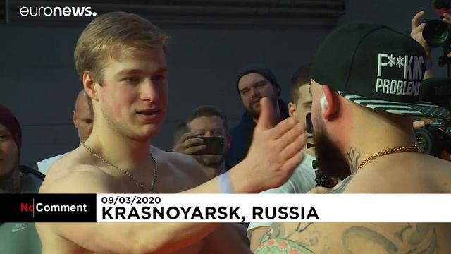 В Красноярске прошёл чемпионат по пощёчинам — победил местный бармен смотреть онлайн