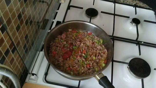 Çok Pratik Haşlamadan Kıymalı Spagetti смотреть онлайн