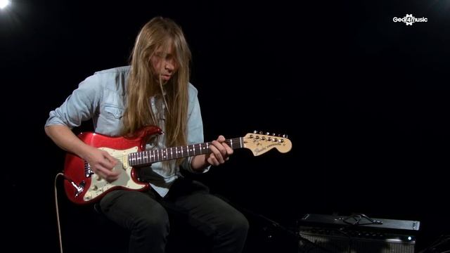 Fender American Performer Stratocaster HSS RW, Aubergine | Gear4music смотреть онлайн