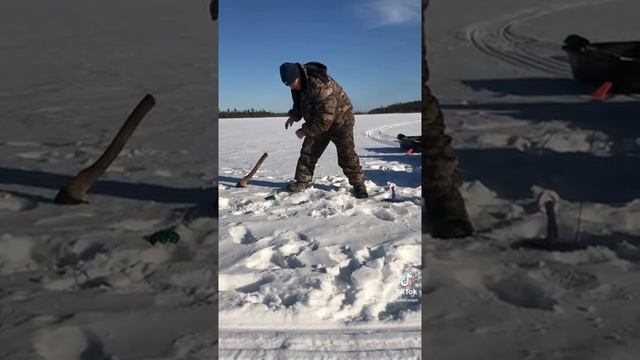 Рыбалка ? #рыбалка #fishing #жерлица #карелия #озеро #щука #кереть смотреть онлайн