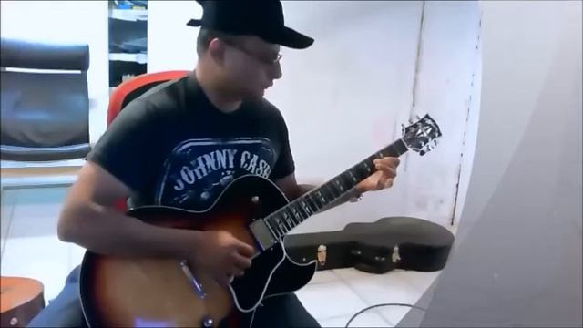 Improvising on Jimi Hendrix's Catfish Blues with Gibson ES 137 Custom смотреть онлайн