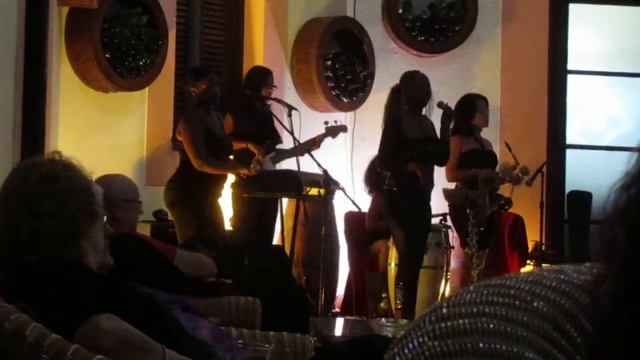 Hotel Nacional - Besame Mucho   April 2012