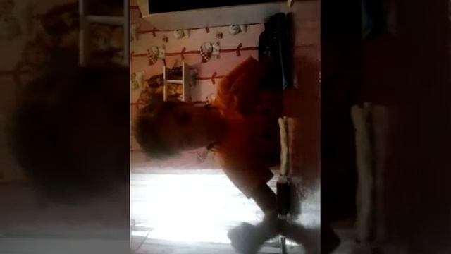 Как сделать розу из солфеток часть1 смотреть онлайн