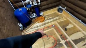 Жизнь в деревне / Ванная комната своими руками в деревянном доме / как провести воду в дом ?