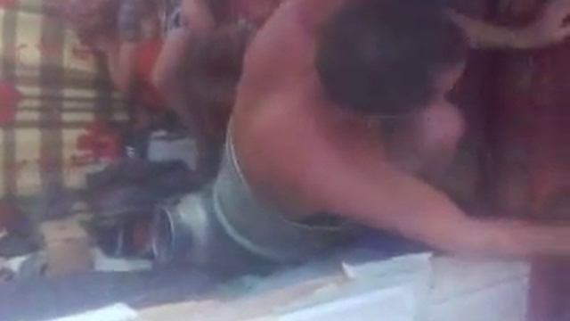 Застрял в стиральной машине. смотреть онлайн