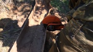 Коп металла на заброшеном песчаном карьере