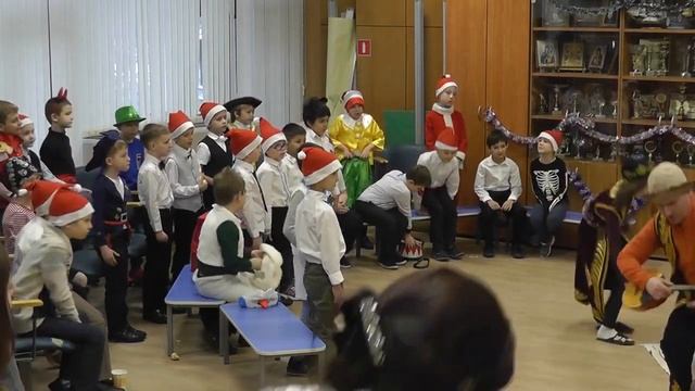 Новогодний праздник младшего хора смотреть онлайн