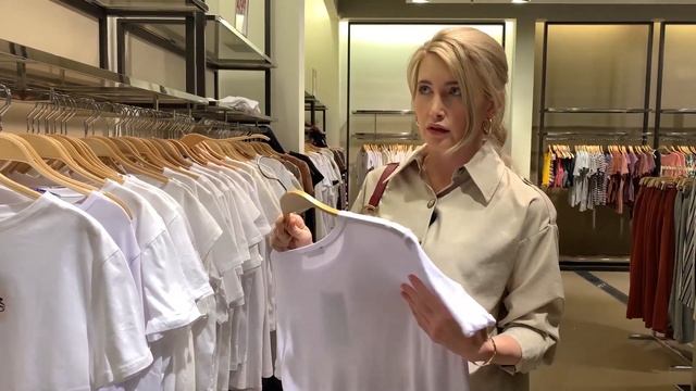 Распродажа женской одежды. Что и как выгодно покупать. Советы стилиста смотреть онлайн