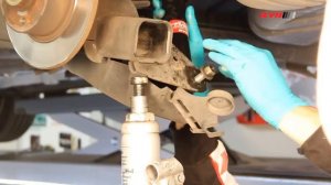 How to Replace Rear Shock Absorbers: Renault Megane II