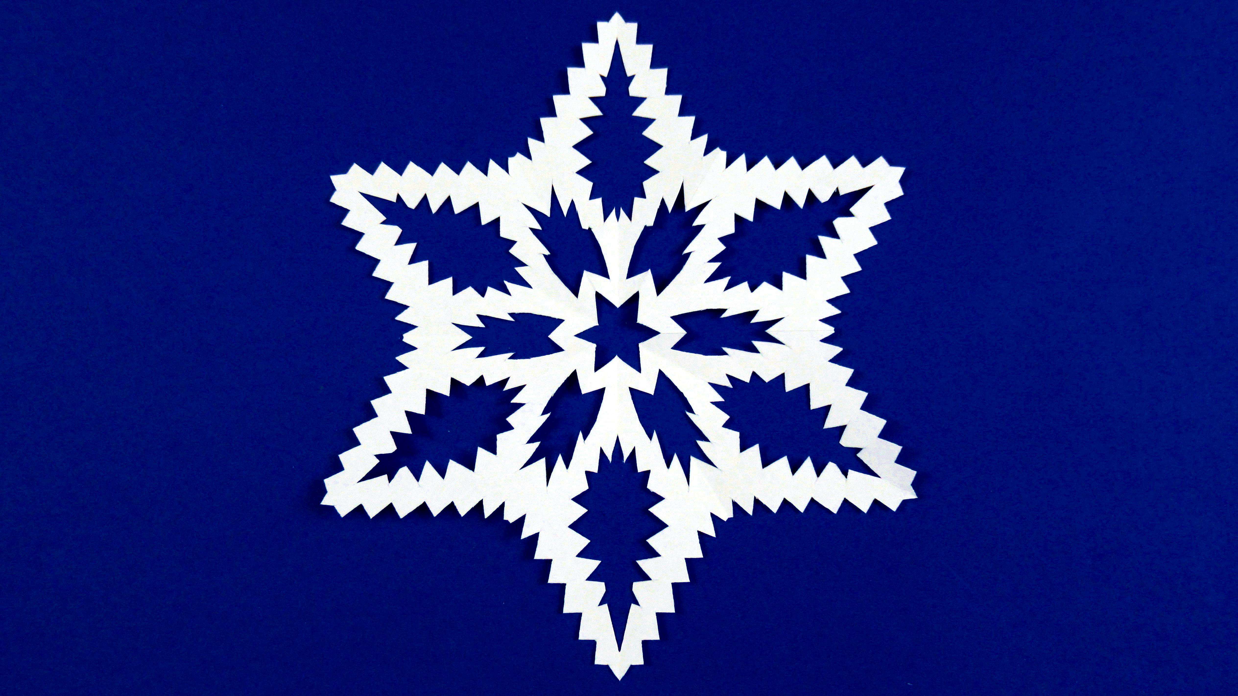 Как сделать снежинку из бумаги своими руками смотреть онлайн