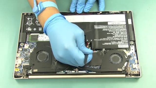 Lenovo Yoga S740-14 - Ideapad S740-14 Battery Removal and Replacement смотреть онлайн
