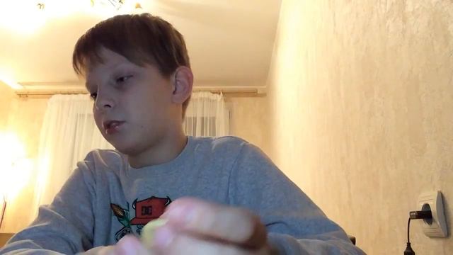 Лепим 2 пиццы 🍕пепперони и 4 сыра из пластилина🍕 смотреть онлайн