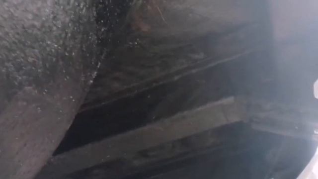 Обработка днища новой Лады Гранты смесью пушсала с резинобитумной мастикой, на чистую поверхность. смотреть онлайн