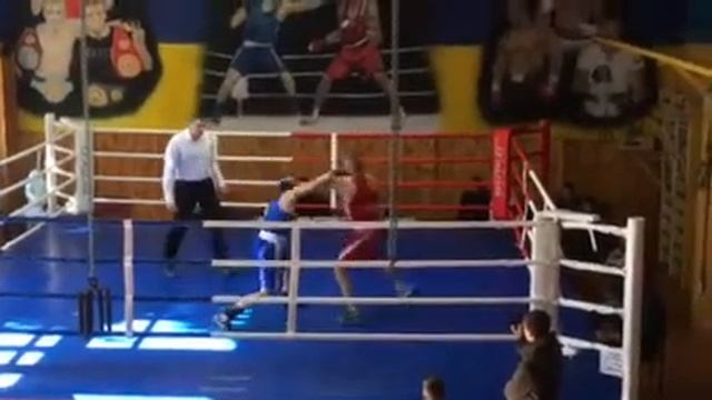 БОКС Чернигов РИНГ Ярослав Юров 2 1 Александр Гарбуз 3 раунд смотреть онлайн