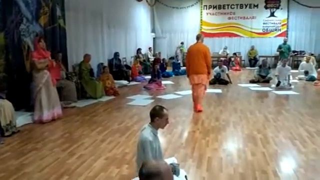 Джапа с Е С Бхакти Чайтанья Свами Махараджем на Бхакти Фесте 2017 смотреть онлайн
