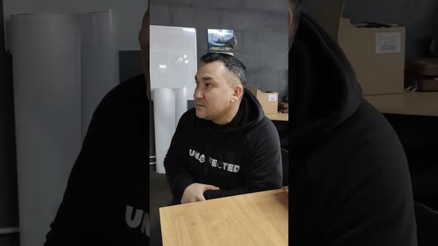 Представь ситуацию, ты приходишь домой, а там жена с другим мужиком смотреть онлайн