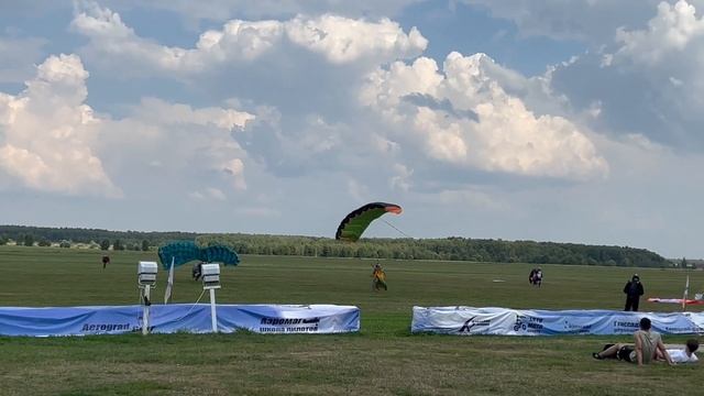 Прыжок с парашютом/ Подарок на день рождения. смотреть онлайн