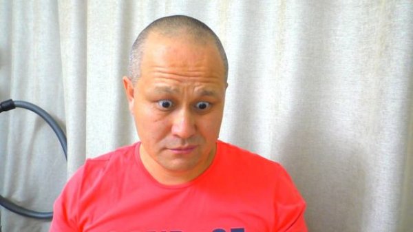 Дамир и Дамик показывают хорошее и плохое поведение для детей