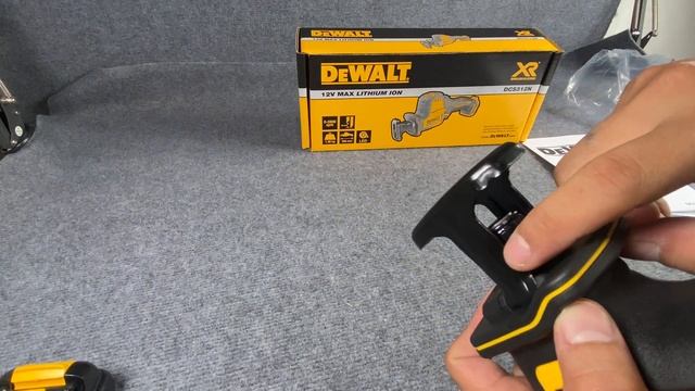Dewalt เลื่อยชักไร้สาย 12v DCS312n