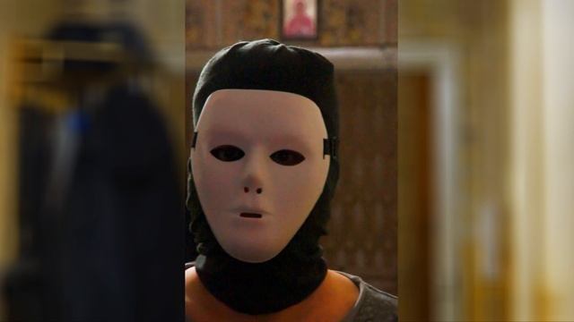 Иду от двери на объектив фотоаппарата, видео два 19.05.2020 смотреть онлайн