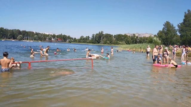 Лето, озеро, купанье . смотреть онлайн