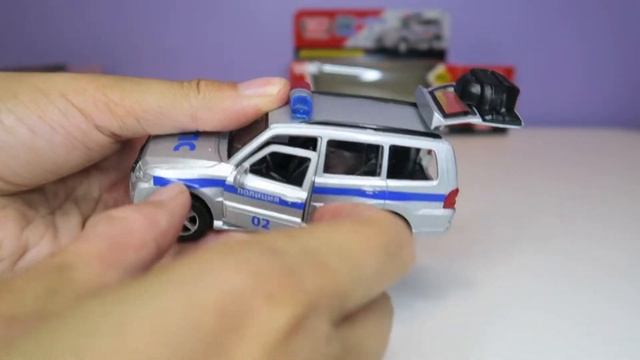 Металлическая модель машинки полиции ДПС "Mitsubishi Pajero", 12 см., от ТМ "Технопарк" смотреть онлайн