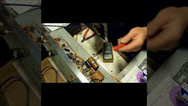 Bringing a 1964/5 Gibson Skylark GA-5 back to life. смотреть онлайн