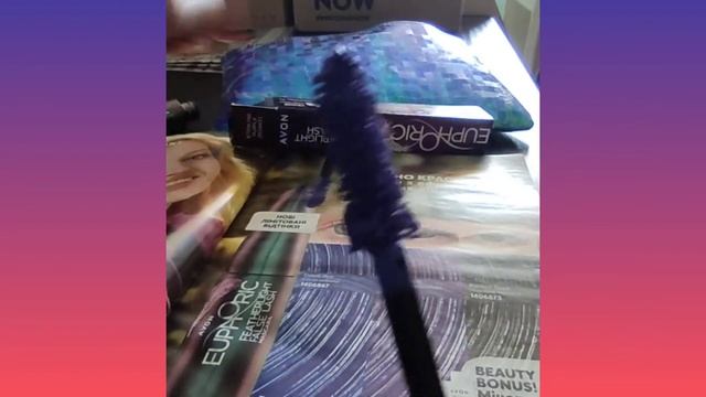 Обзор новинки Avon , цветная тушь ,,Бомбезные ресницы,, лимитированный выпуск. смотреть онлайн