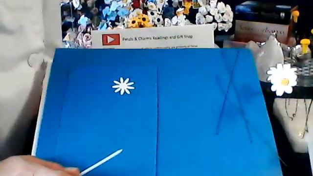 Making Petal Flower or Asteraceae at Petals and Charms Art Studio смотреть онлайн