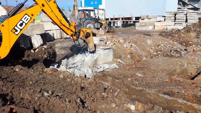 Полтава. JCB 3 CX. Котлован І. Гидромолот смотреть онлайн