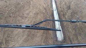 Правильная разработка, копка траншеи с откосами экскаватором под трубопровод, коммуникации.