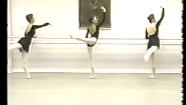 Grand battement jeté (Правая нога) Classical Ballet Lesson. смотреть онлайн
