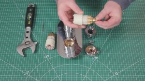 01.Замена картриджа в термостатическом смесителе REMER.