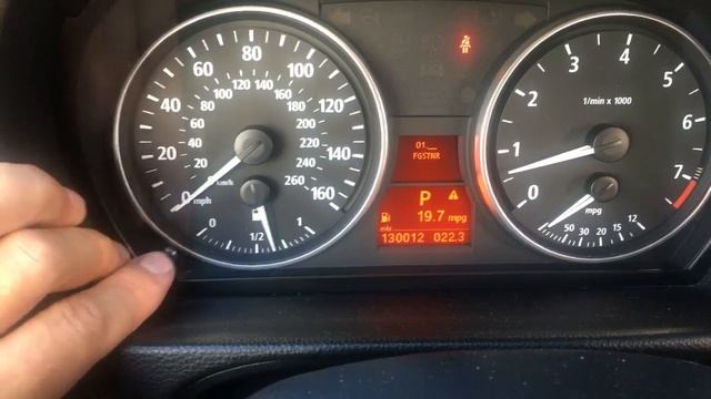 HOW TO CHECK ALTERNATOR VOLTAGE ON BMW E90 E91 E92 E93 смотреть онлайн