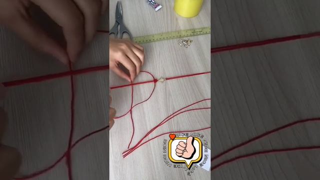 МК браслет плетение из красная нить/казакшавидио#лайфхаки #браслет#браслетсвоимируками#браслетизбус смотреть онлайн